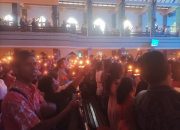 Ribuan Umat Nasrani di Denpasar Padati Gereja Ikuti Ibadah Misa Malam Natal 2023