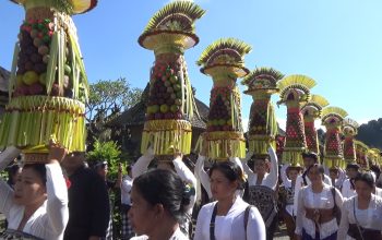 Hadiri Pembukaan Penglipuran Village Festival, Kemenparekraf Puji Konsistensi Budaya Desa