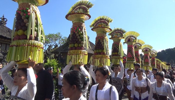 Hadiri Pembukaan Penglipuran Village Festival, Kemenparekraf Puji Konsistensi Budaya Desa